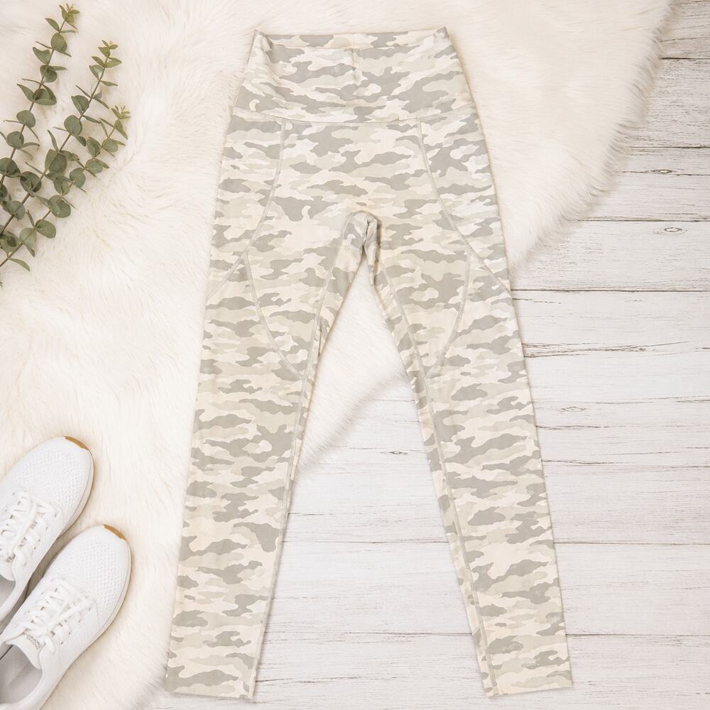 Aerie Offline Chill. Play. Move. Camo High Rise Leggings | Size M